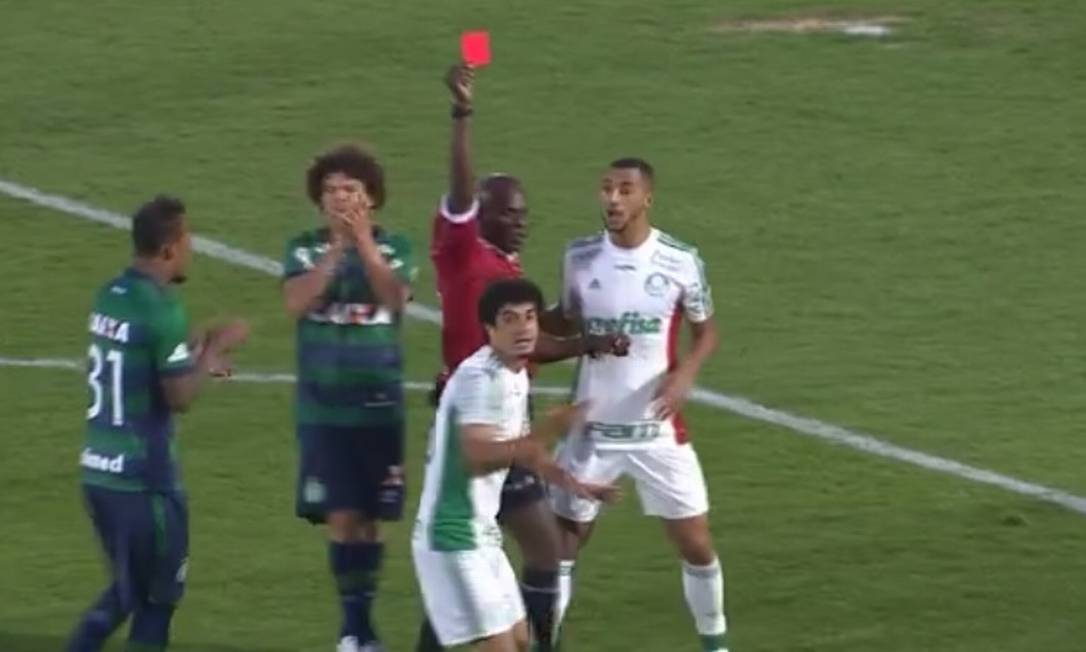 Com Jailson inspirado e Wesley expulso, Palmeiras empata com Bahia