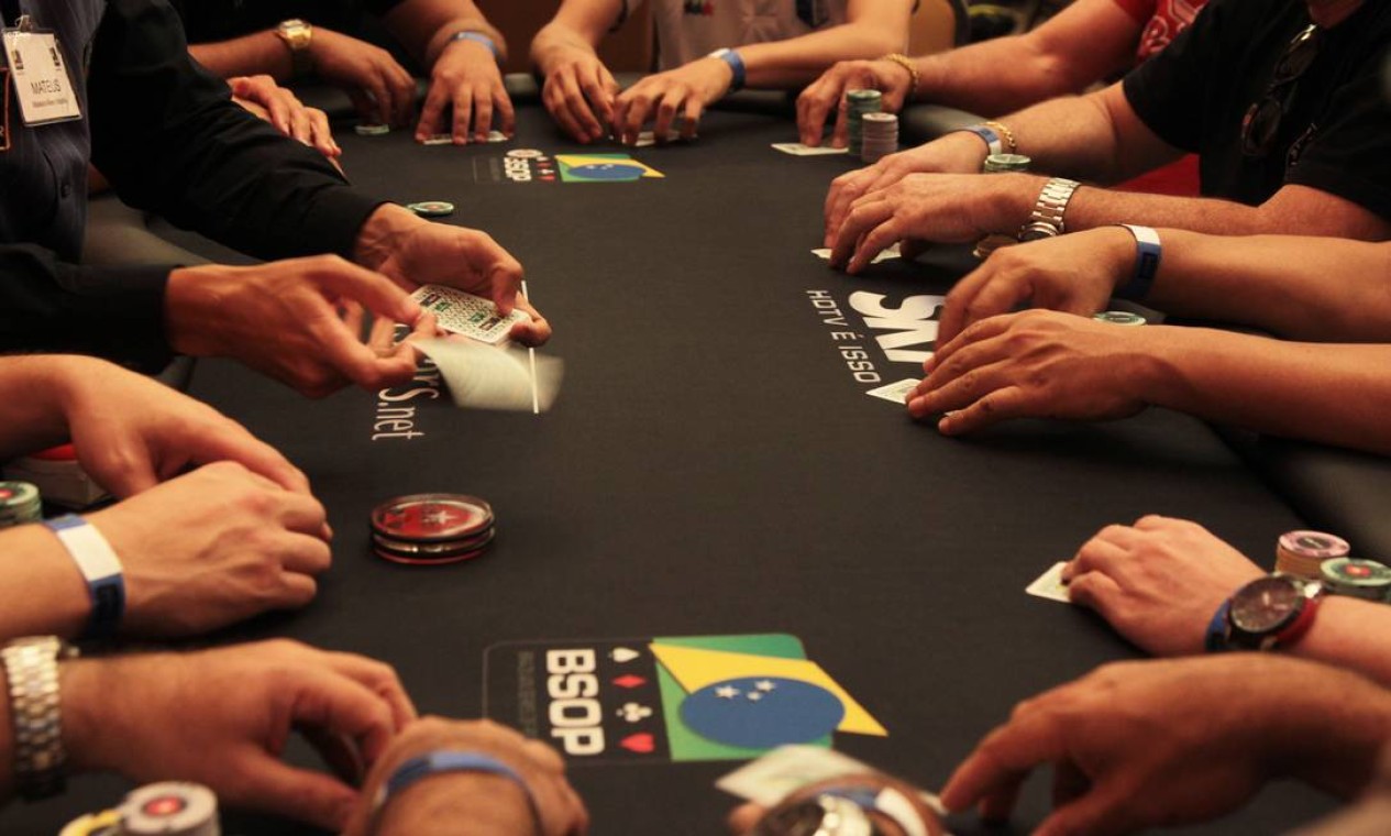 Como Jogar Poker Básico - Jornal de Brasília