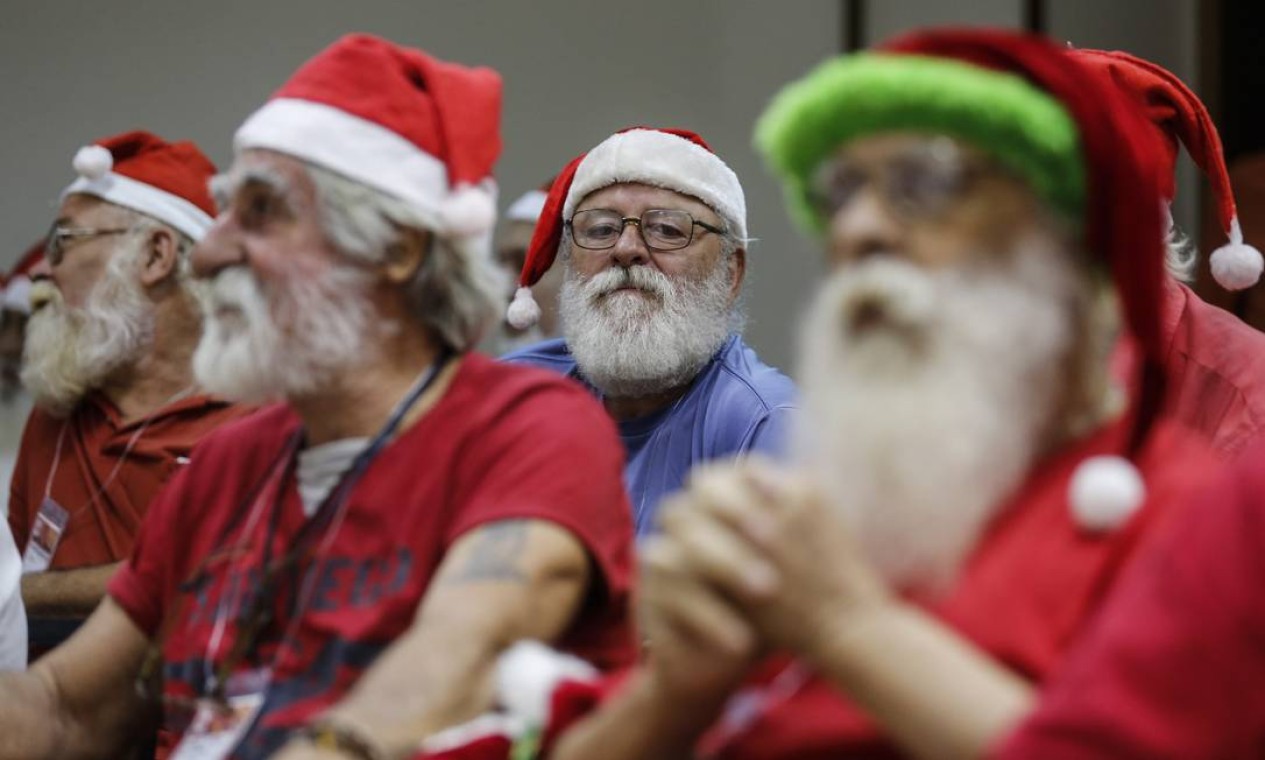 G1 - Desempregados tentam salvar o ano trabalhando pela 1ª vez de papai noel  - notícias em São Paulo