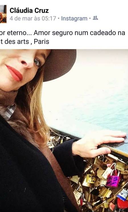 Em uma de suas viagens a Paris, a jornalista Cláudia Cruz faz votos de amor a Eduardo Cunha: 'Amor eterno' Foto: Reprodução internet