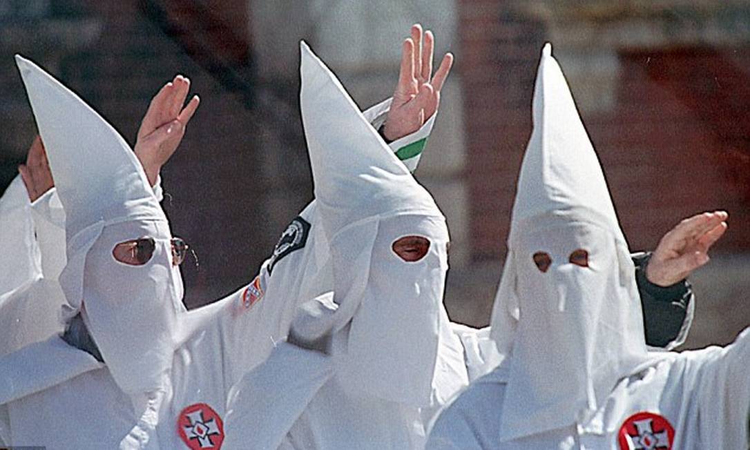 KKK☆ Coletivo vai divulgar nomes de membros do Klu Klux Klan - Jornal O