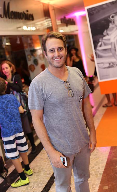 'Vogue' faz festa em Ipanema em homenagem ao Rio - Jornal  'Vogue' faz festa em Ipanema em homenagem ao Rio - Jornal