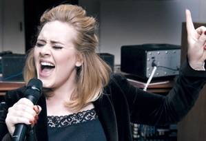 Adele: em show na Irlanda, cantora diz Brasil, sua hora vai chegar