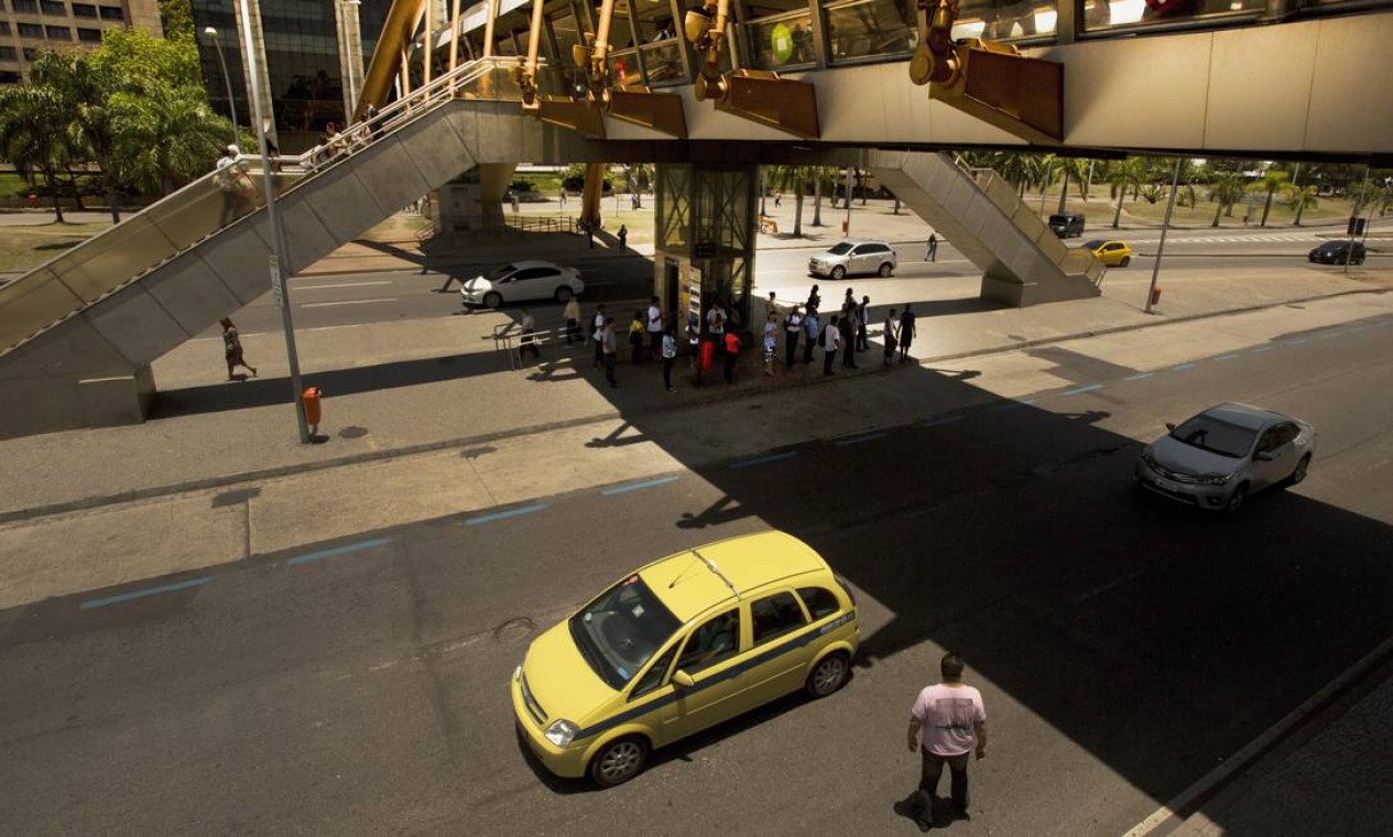 Em 2013, 404 pessoas morreram atropeladas na cidade; mais de uma por dia Foto: Antonio Scorza / Agência O Globo