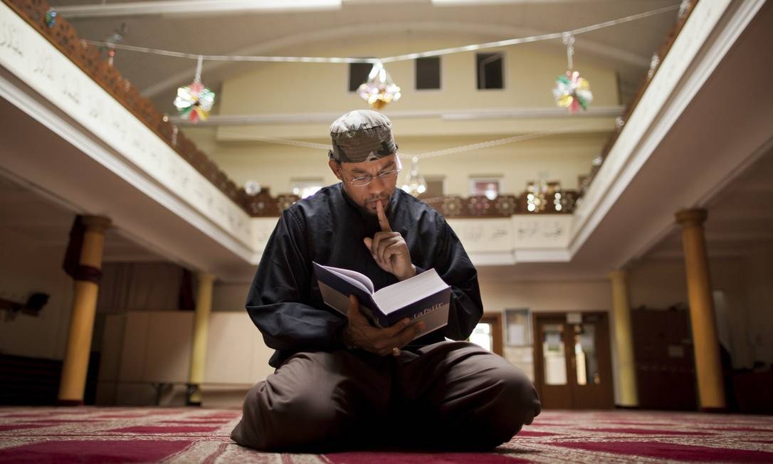 Radicalização. Cuspert em uma mesquita de Berlim: ex-rapper, ele deixou a música para ir para a Síria. A mesquita que frequentava está sendo investigada Foto: The New York Times-17/8/2011