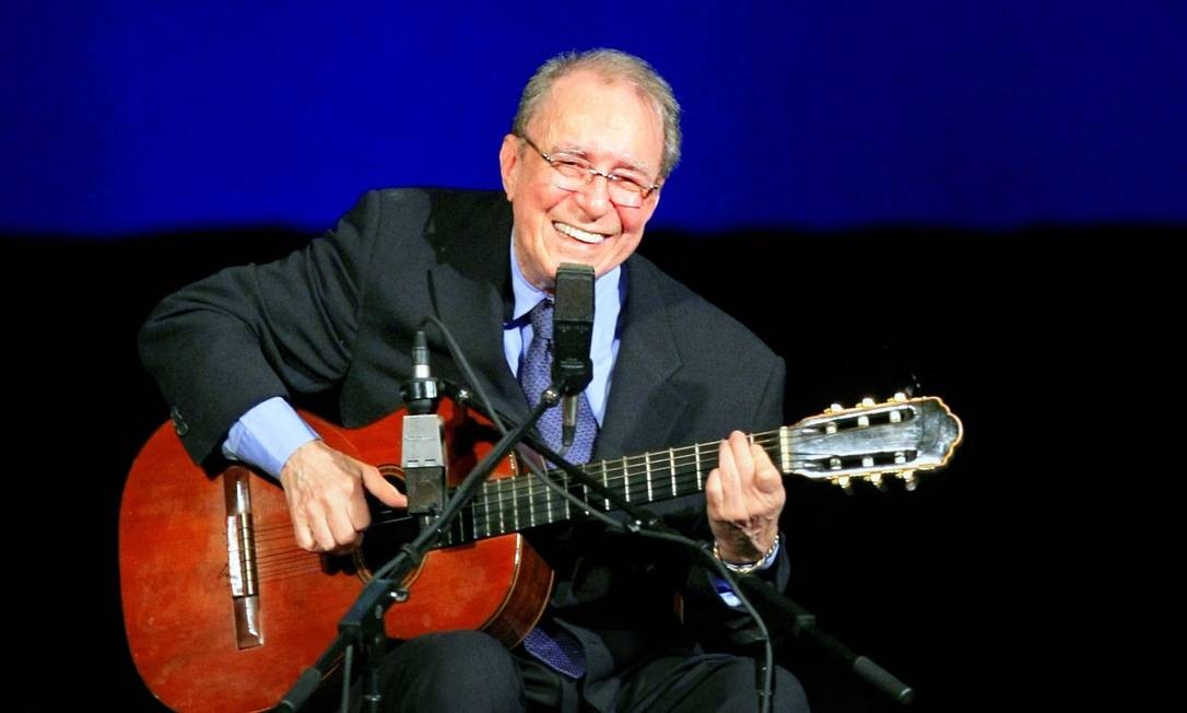 João Gilberto 85 anos saiba quais são as músicas mais tocadas do