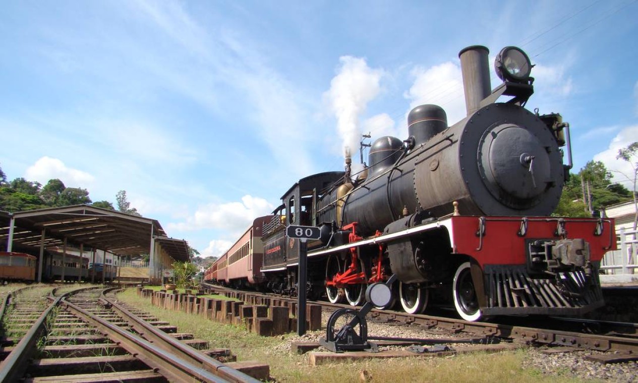 Trem Clássicos Coleção 9 peças com fumaça