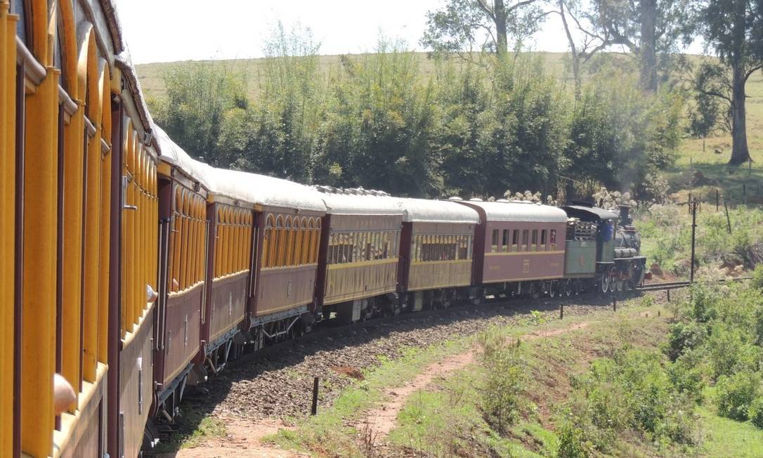 Trem Clássicos Coleção 9 peças com fumaça