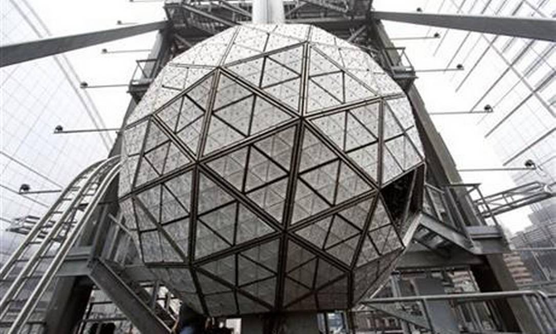 Bola de cristal de Nova York está quase pronta para o ano novo Jornal