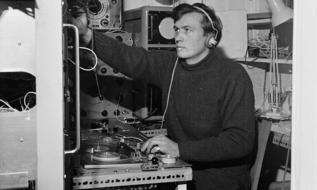 Peter Zinovieff trabalha em seu estúdio em 1963 Foto: Kaye / Getty Images