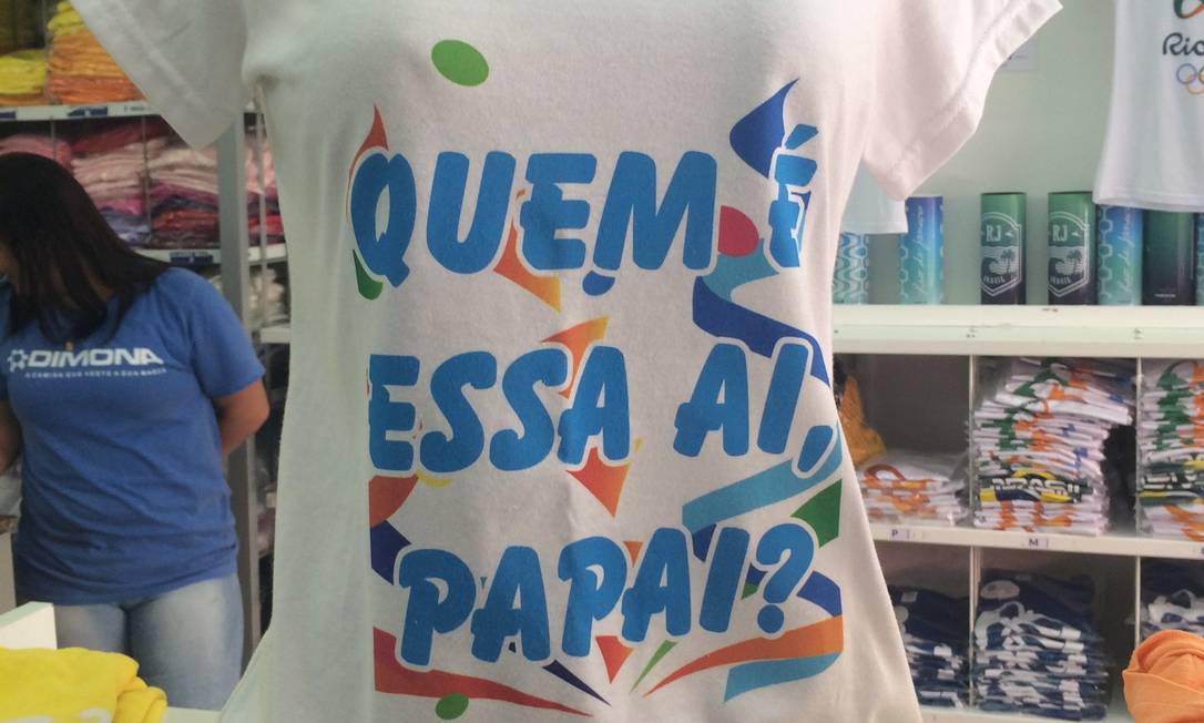Afirmar cicatriz Mathis Camisa com frase de Ivete Sangalo faz sucesso na Saara - Jornal O Globo