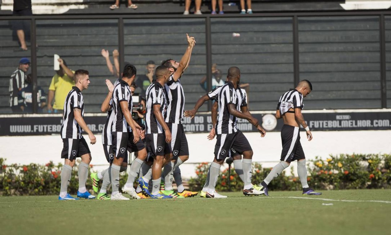 Imagens de Botafogo 2 x 0 Bangu - Jornal O Globo