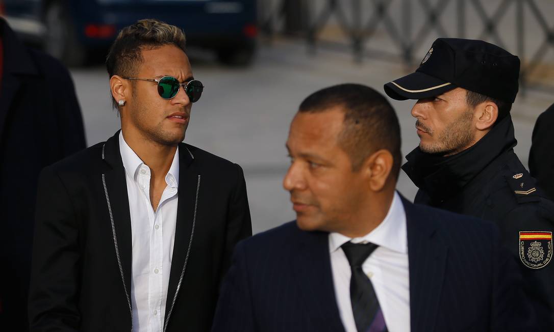 Neymar e seu pai em foto de arquivo Foto: Francisco Seco / AP