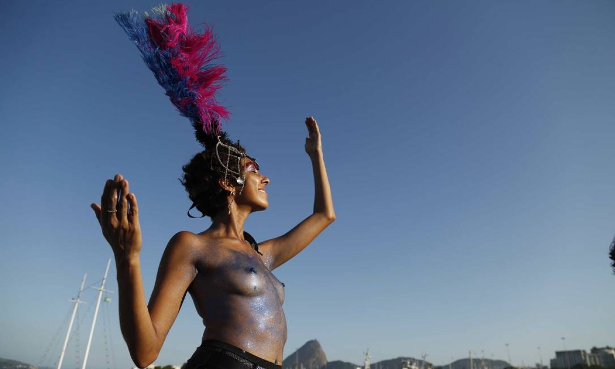 Defensores da liberdade do corpo esbanjam atitude no carnaval de rua -  Jornal O Globo