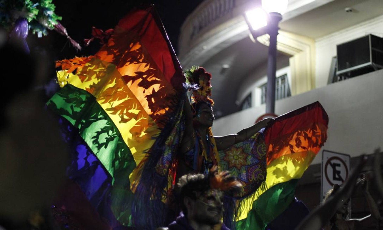 A diversidade marcou presença nas cores do arco-íris Foto: Pedro Teixeira / Agência O Globo