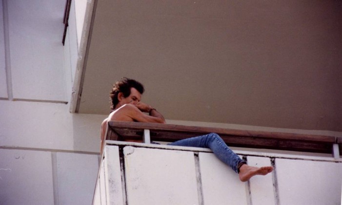 Keith Richards na sacada do Copacabana Palace, em 1995 Foto: Arquivo O Globo