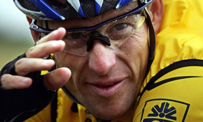 Lance Armstrong perdeu todos os patrocinadores depois que foi revelado que ele se dopava Foto: AFP/JOEL SAGET