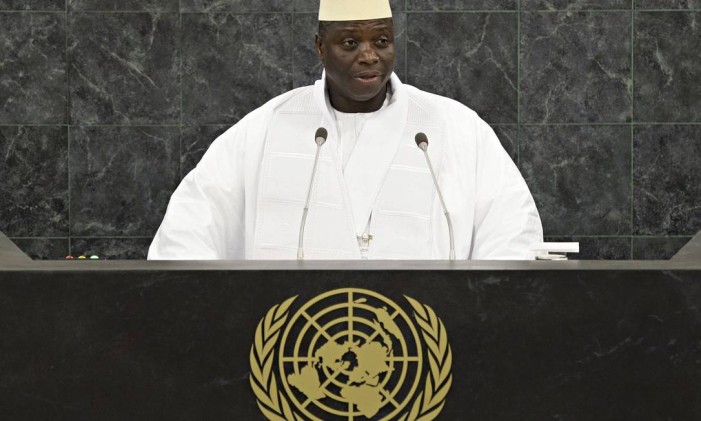 O presidente da Gâmbia, Yahya Jammeh, discursa na Assembleia Geral da ONU em setembro de 2013 Foto: Andrew Burton / REUTERS