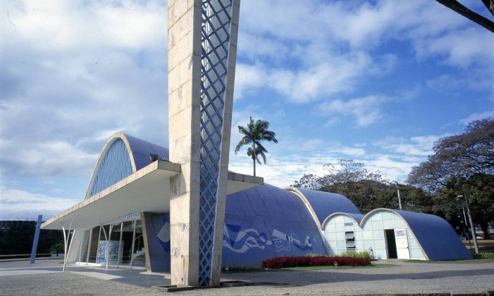 SC - Igreja são Francisco de Assis em Belo Horizonte, por Oscar Niemeyer Foto: Michel Moch /  