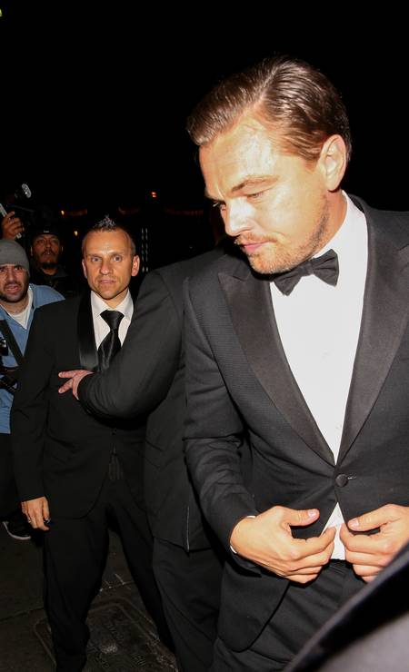 Leonardo DiCaprio na entrada do restaurante Ago Foto: AKM-GSI