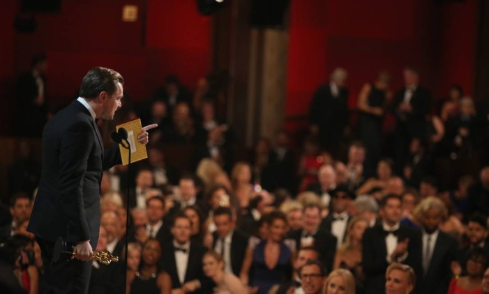 Leonardo DiCaprio foi aplaudido de pé pela plateia do Dolby Theatre Foto: Matt Sayles / Matt Sayles/Invision/AP