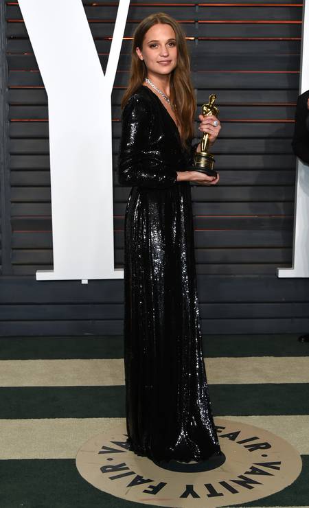 Alicia Vikander com seu Oscar Foto: Evan Agostini / Evan Agostini/Invision/AP