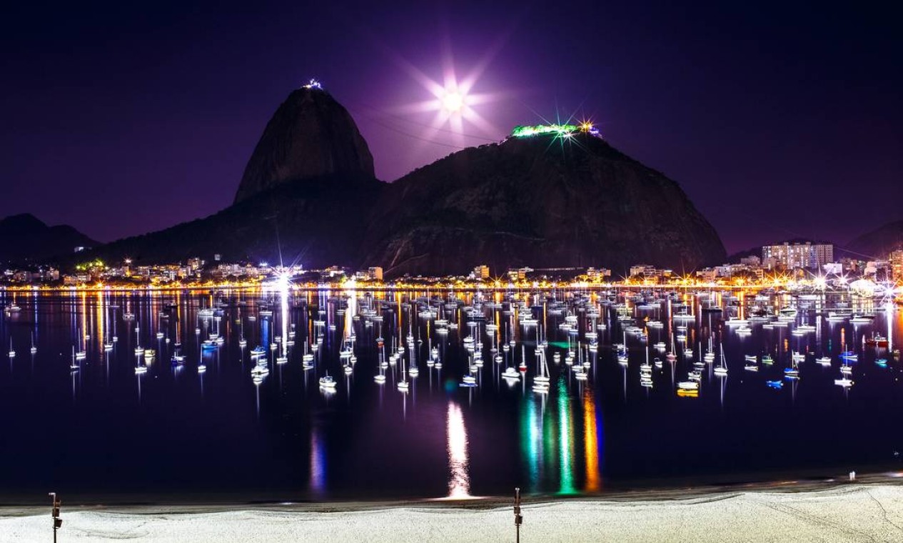Noite na Praia de Botafogo, por Daniel Marenco Foto: Agência O Globo
