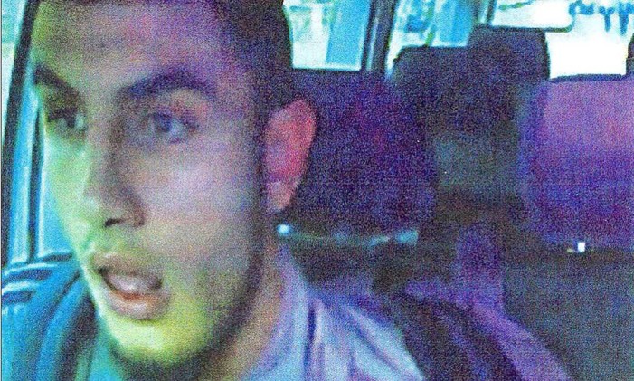 An undated picture released by Copenghagen police in 2013 shows the man suspected of killing two people in shootings in Copenhagen. He has been identified in several Danish media outlets on Sunday as Omar El-Hussein. Ekstra-Bladet, a Danish tabloid, reported that the 22-year-old was released from jail only two weeks ago after serving a term for aggravated assault. Two fatal attacks in the Danish capital, at a cultural center during a debate on Islam and free speech and a second outside the city's main synagogue. France's ambassador to Denmark Francois Zimeray, who was attending the debate, told AFP the attackers were seeking to replicate the January 7 assault by jihadists in Paris on satirical newspaper Charlie Hebdo that left 12 dead. AFP PHOTO / HO / DANISH POLICE Foto: AFP