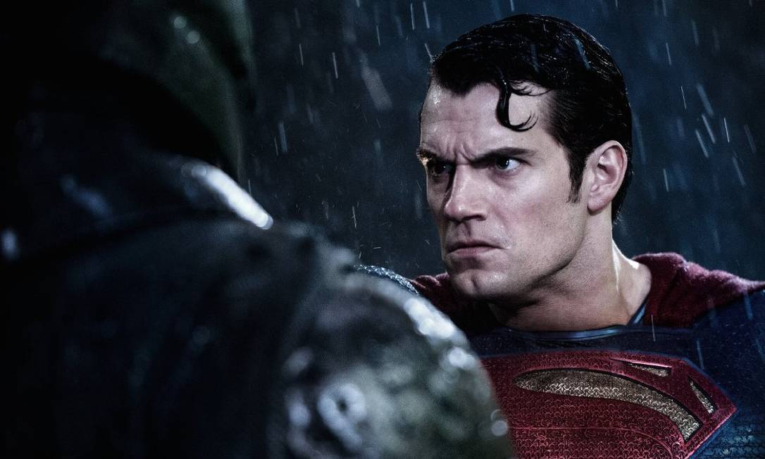 Batman vs Superman é exibido hoje na TV aberta