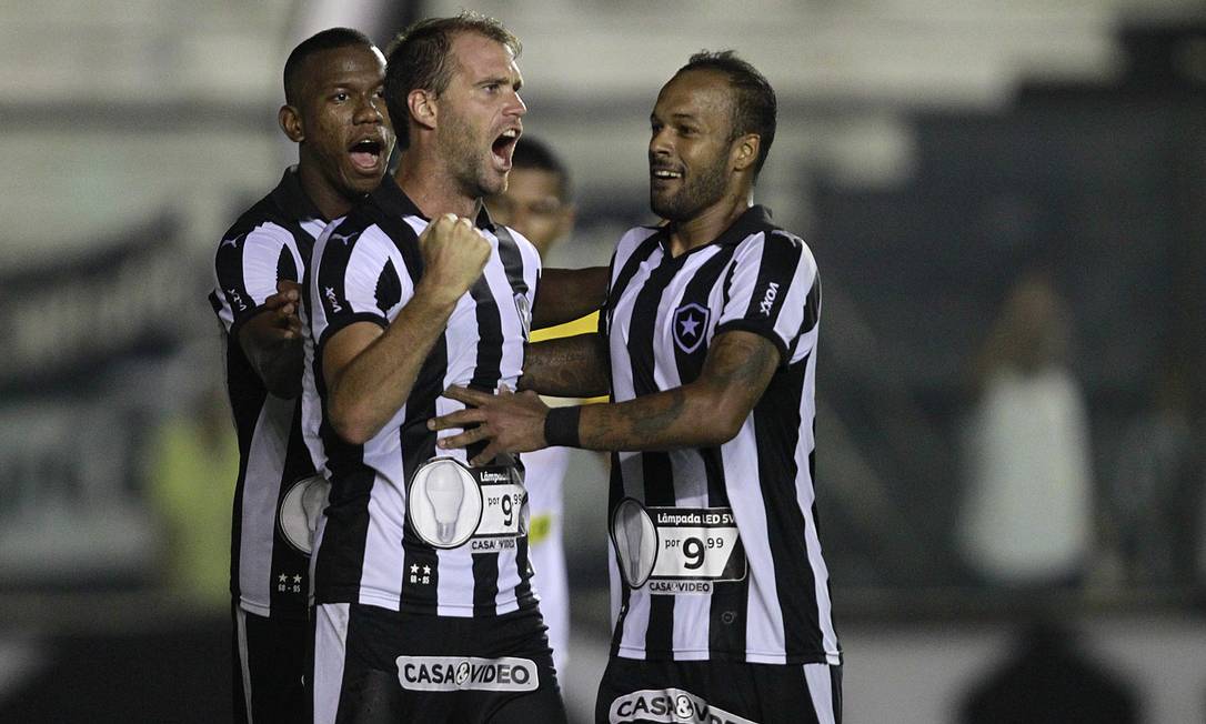 Botafogo se recupera e derrota o Volta Redonda por 2 a 0 - Jornal O Globo