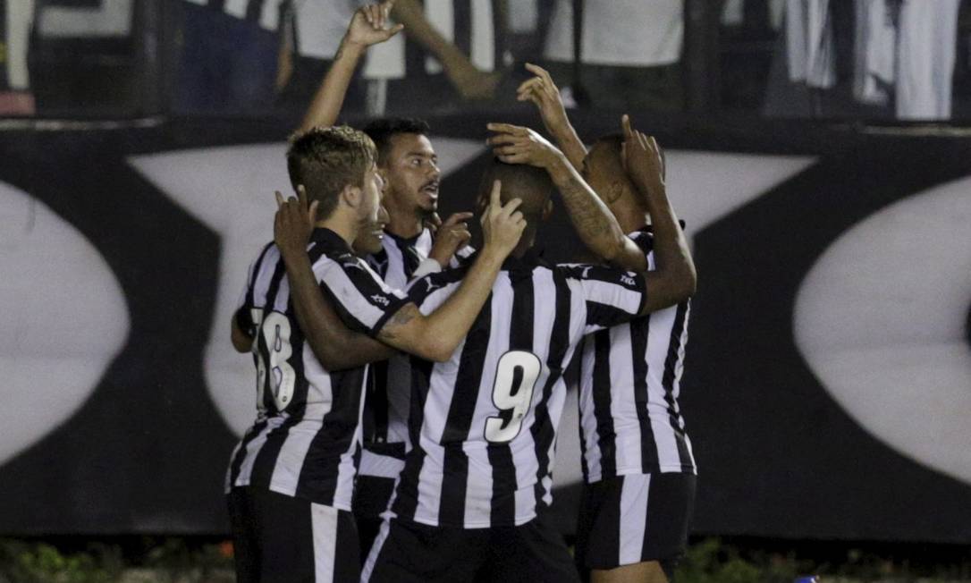 Botafogo vence o Bangu por 1 a 0 em São Januário - Jornal O Globo