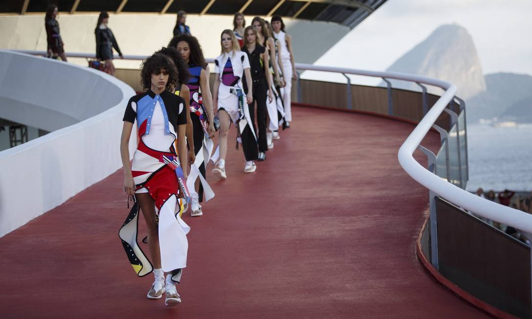 O Desfile Cruise 2017 da Louis Vuitton no Brasil