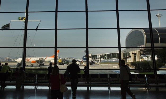 Passagens aéreas sobem até 40% em março Foto: ANTONIO SCORZA / Agência O Globo