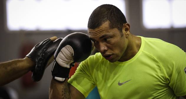 Juan Nogueira perde para russo campeão mundial de boxe e está fora