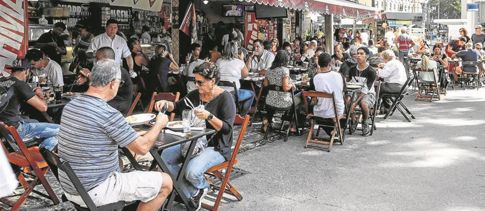Praça Mauá agora tem restaurantes cheios até no fim de semana - Jornal O  Globo