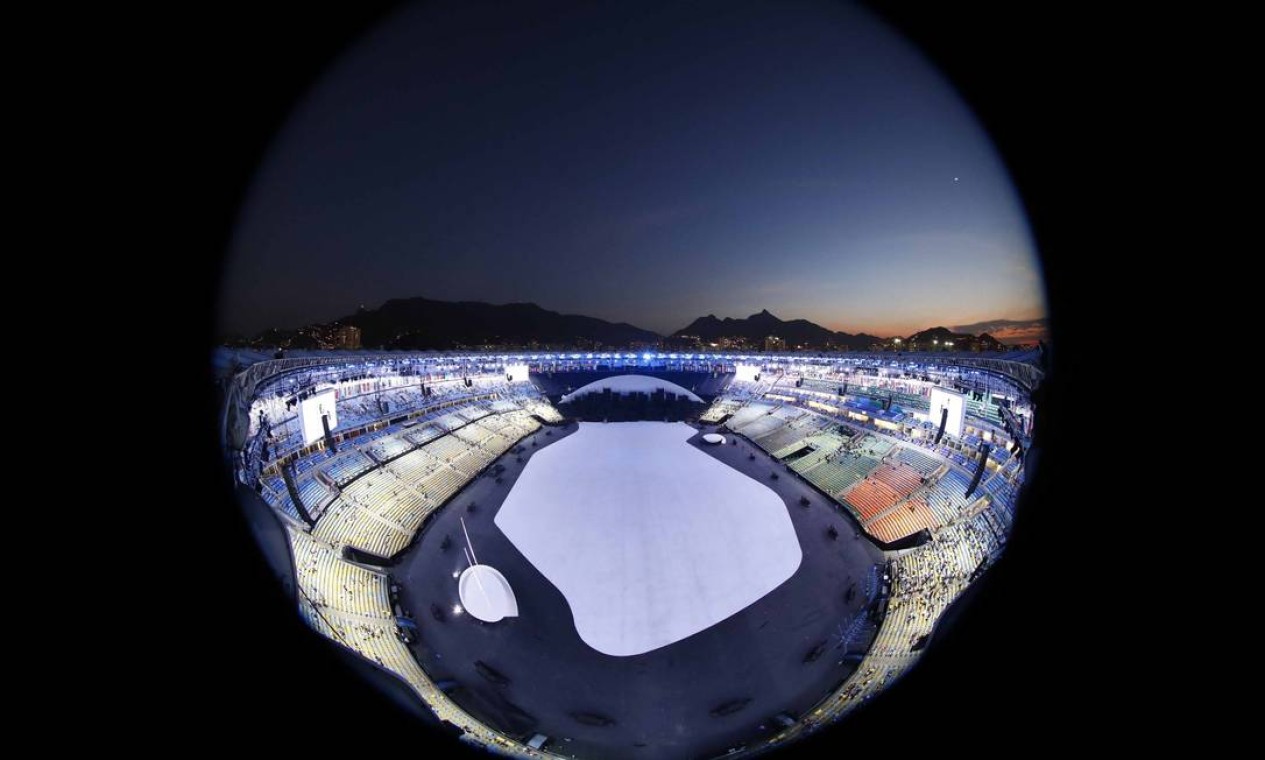 O Gigante do Maracanã de um ângulo pouco convencional Foto: PAWEL KOPCZYNSKI / REUTERS