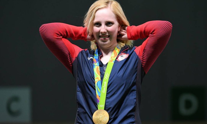 Virginia Thrasher. Americana de 19 anos ganhou primeiro ouro da Olimpíada do Rio Foto: PASCAL GUYOT / AFP