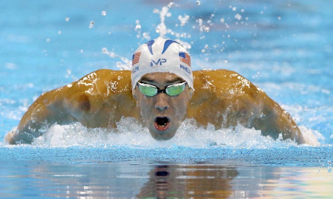 Incansável, Phelps volta a nadar menos de 15 horas depois de conquistar