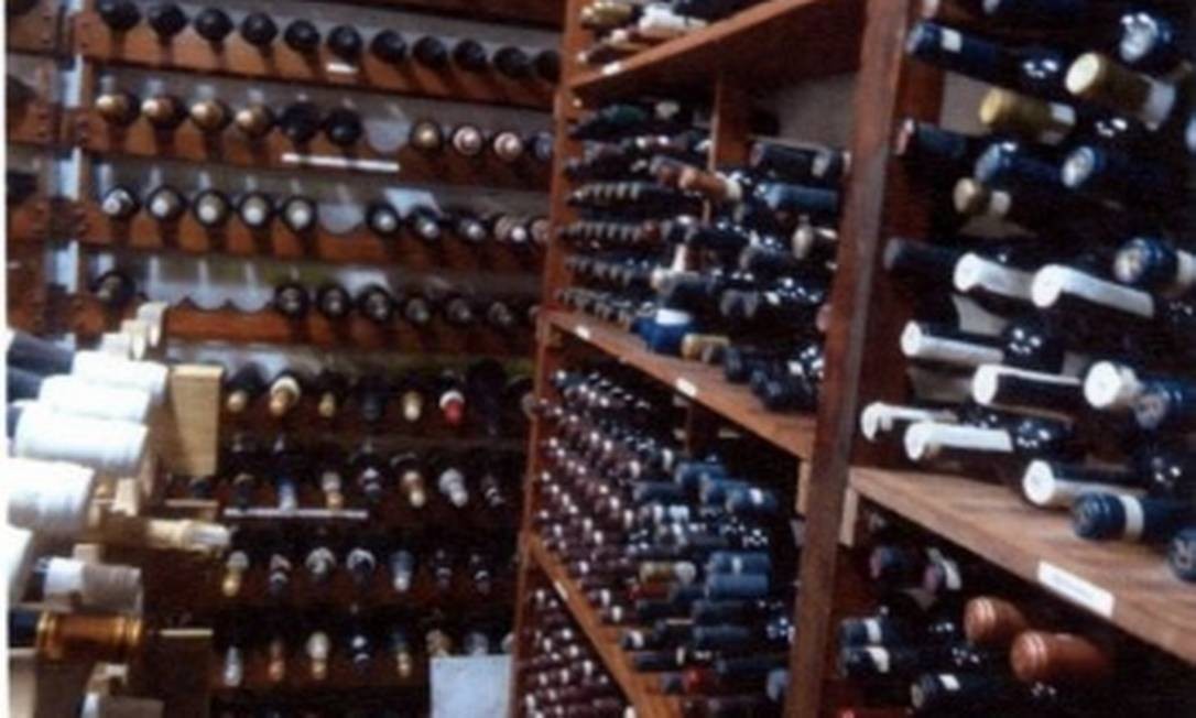 Em depoimento, um ex-assessor da Presidência disse que recebeu no sítio cerca de 70 caixas de vinho de Lula em 2012 Reprodução / Polícia Federal
