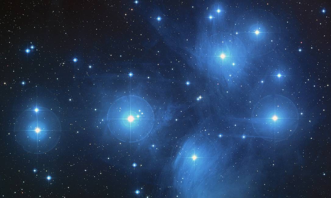 :  POEMAS SIDERALES II: Sol, Luna, Estrellas, Tierra, Naturaleza, Galaxias... - Página 6 Pleiades-aura-caltech