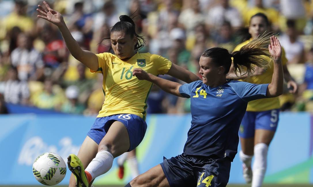 File:Futebol feminino olímpico- Brasil e Suécia no Maracanã