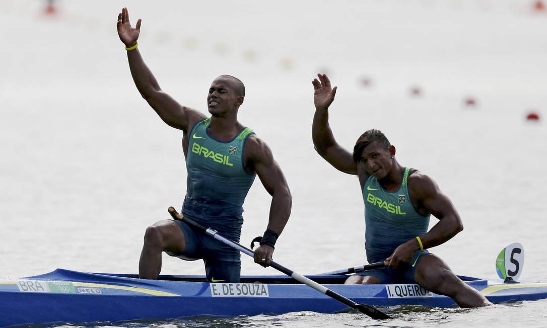 Isaquias Queiroz e Erlon de Souza conquistaram a prata na final dos 1.000m da canoa dupla Foto: MARCOS BRINDICCI / REUTERS