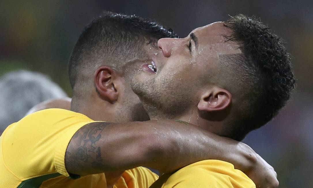 Neymar, emocionado: 'Vão ter que me engolir' Foto: MARCOS BRINDICCI / REUTERS
