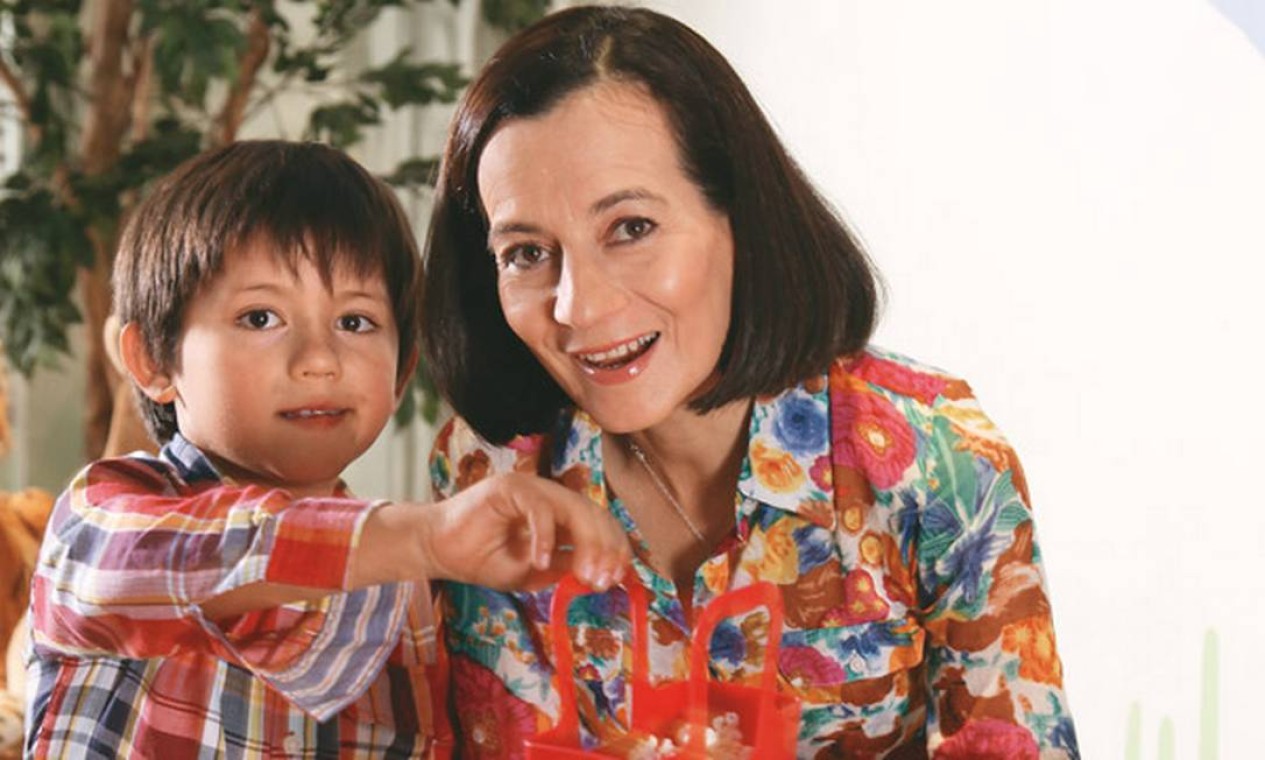 Advogada e vice na chapa de Ingrid Betancourt em 2002, Clara Rojas viu seu filho, Emmanuel, nascer em cativeiro Foto: Reprodução