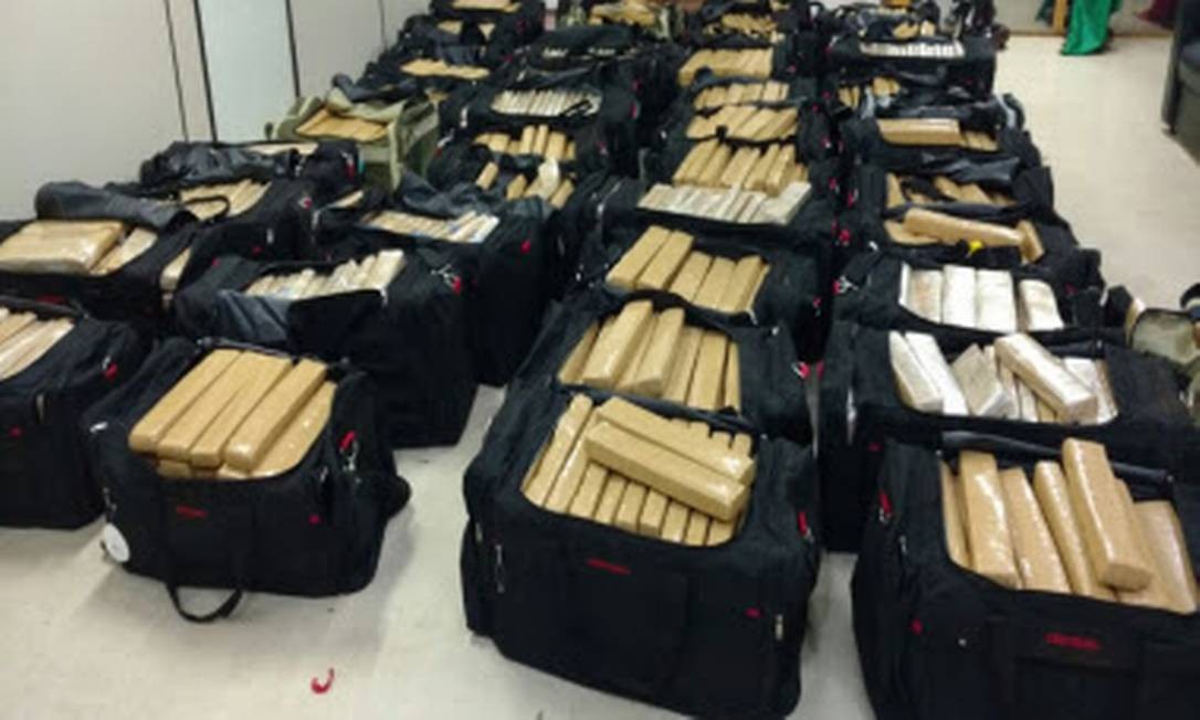  Droga foi apreendida dentro de um caminhão do Exército, em Campinas, SP Foto: Divulgação/SSP