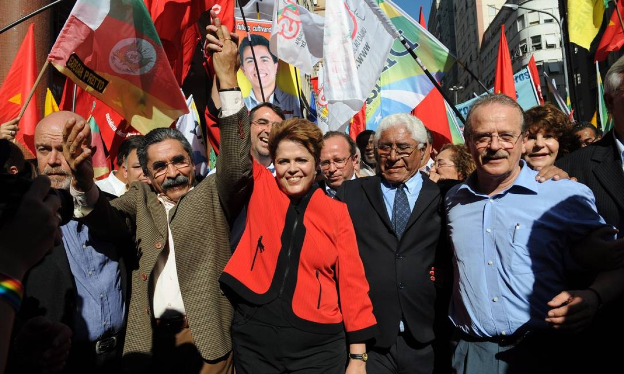 Em julho de 2010, o PT oficializa a candidatura de Dilma, que inicia sua campanha pela presidência da República em Porto Alegre Foto: Adriana Franciosi