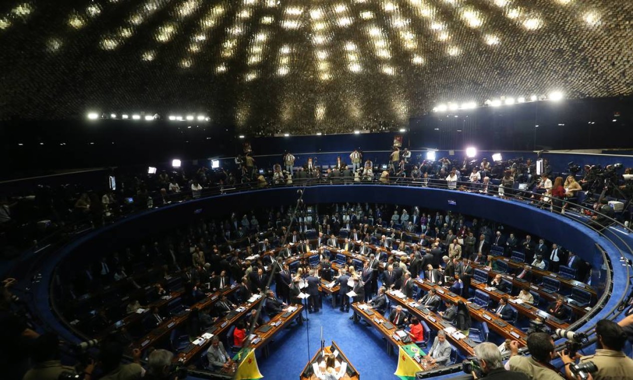 Em seu último dia, a sessão de votação do impeachment foi aberta às 11h16 no Senado. Foto: Ailton de Freitas / Agência O Globo