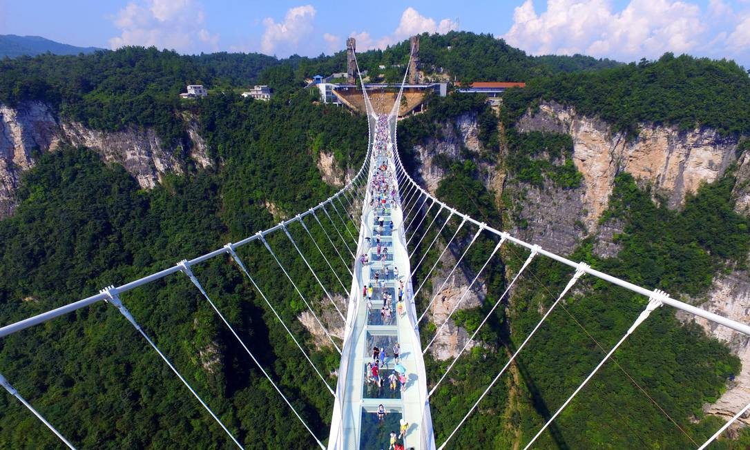 Ponte de vidro mais longa do