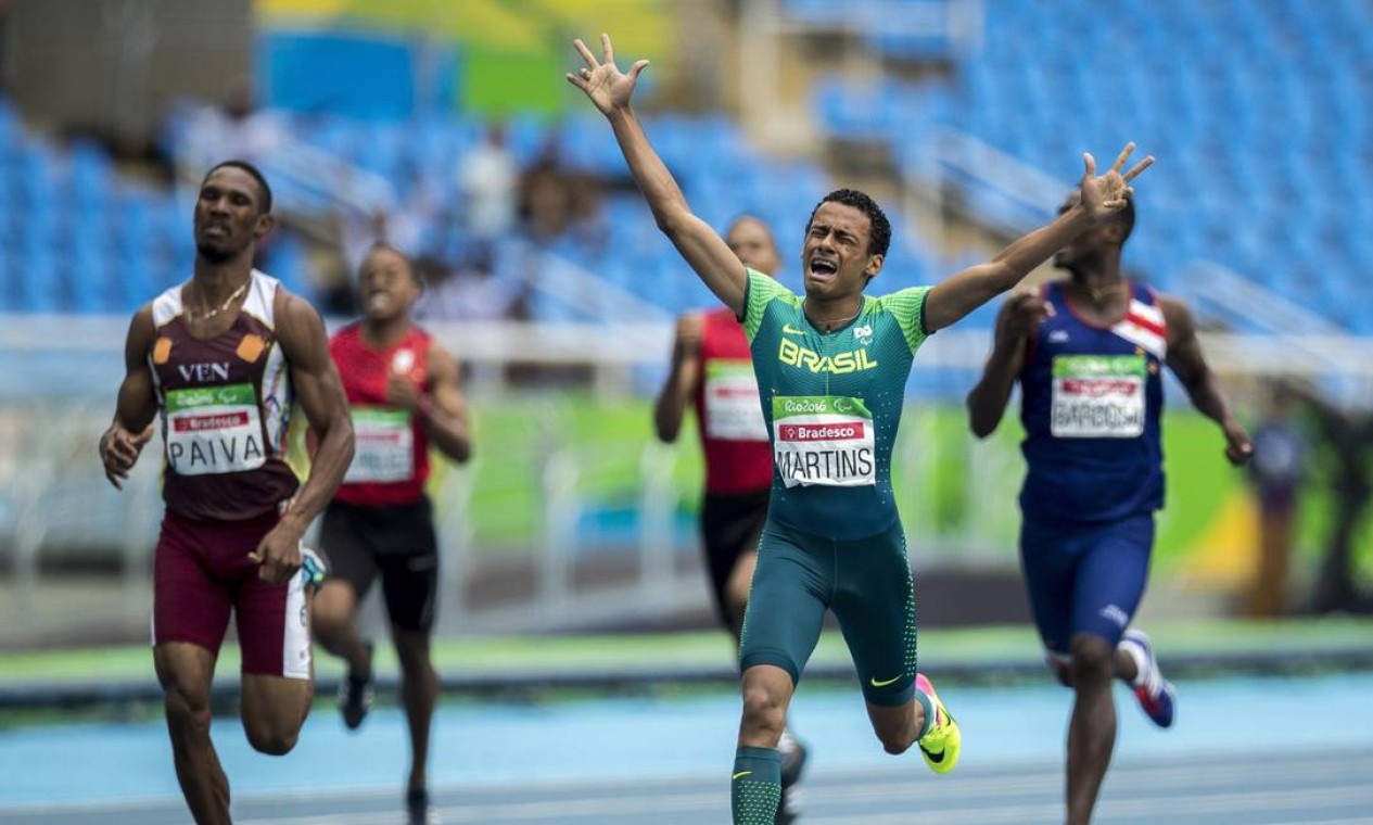 Brasileiro Daniel Martins ganha medalha do ouro e consegue novo recorde mundial Foto: Hermes de Paula / Agência O Globo