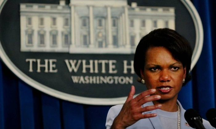Condoleezza Rice dá coletiva de imprensa em 2002 Foto: Pablo Martinez Monsivais / AP